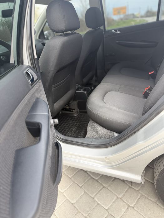 Продам шкоду фабію 1.4 MPI бензин