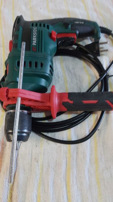 Elektryczna wiertarka udarowa