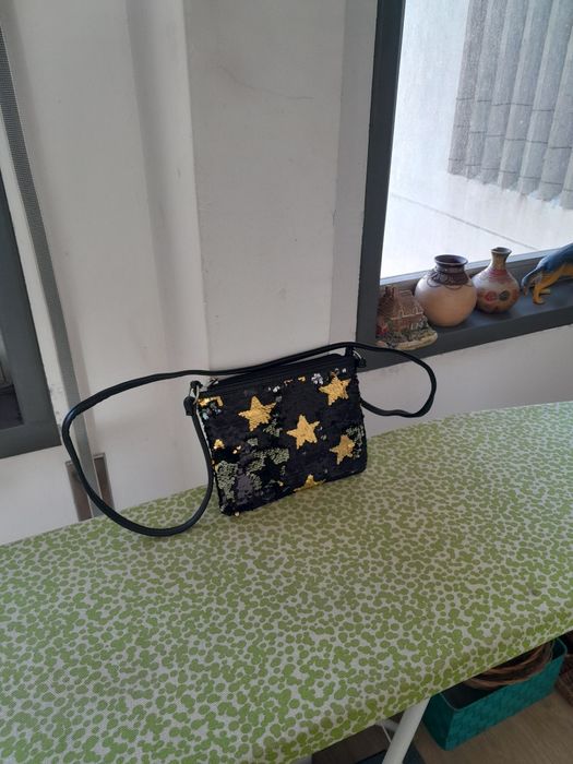 Vendo Mala de Senhora muito bonita como nova