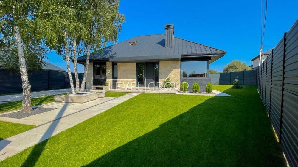 Продаж двоповерхового будинку в с. Іванковичі Київська область