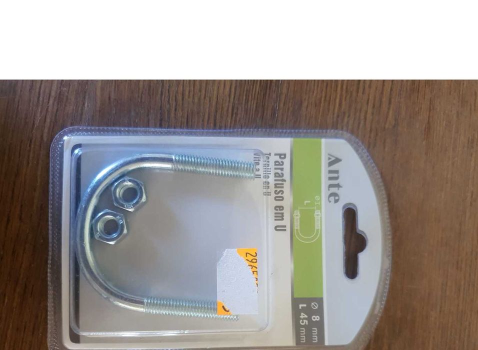 parafuso em U com porcas