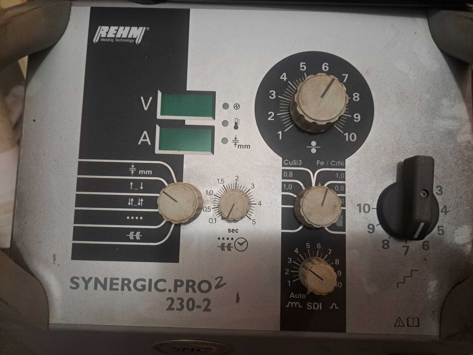 Maquina de Soldar MIG  REHM SYNERGIC.PRO2 230-2 AM e acessórios