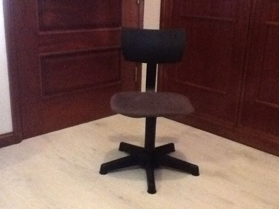 Cadeira giratória para secretária de criança, IKEA, nova, por montar