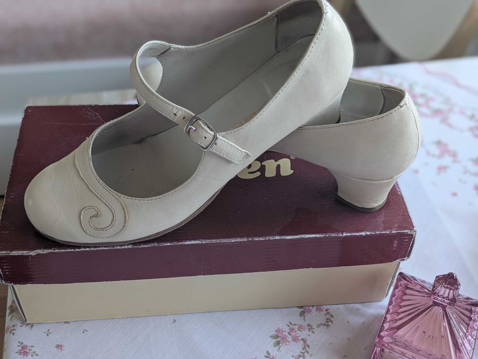 Skórzane czółenka