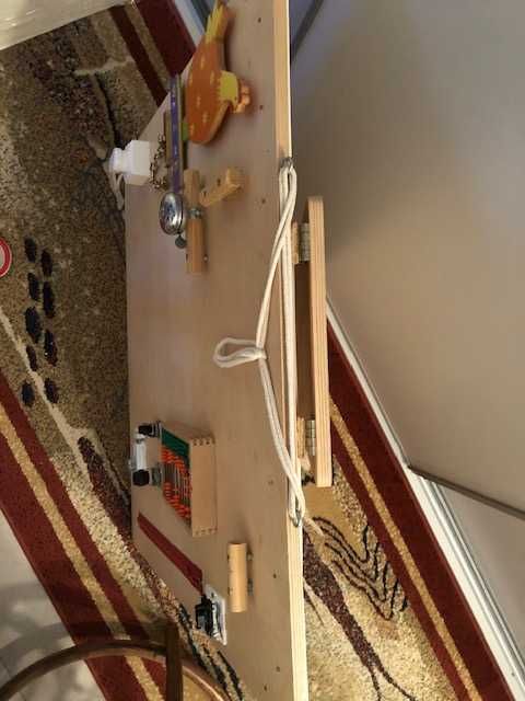 Tablica interaktywna z narzędziami, zabawka edukacyjna