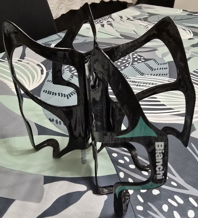 Porta bidão Bianchi em carbono