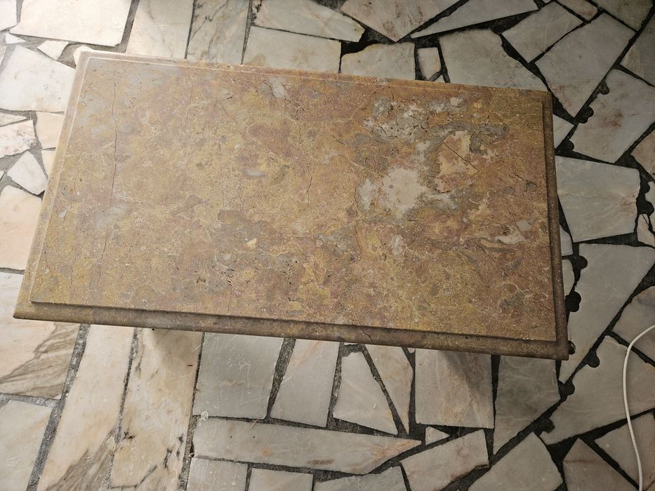 Mesa de sala em mármore