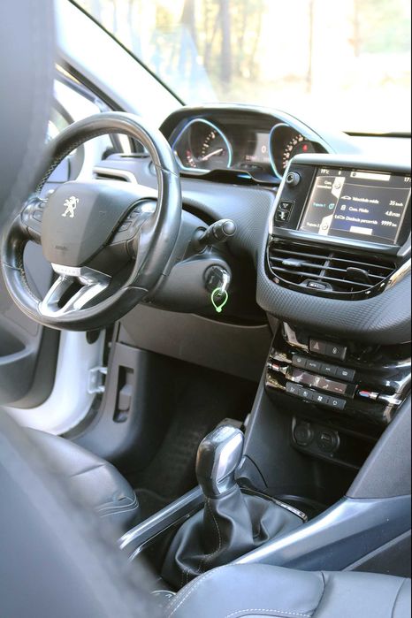 Peugeot 2008 1.6 e-Hdi **Irrepreensível **
