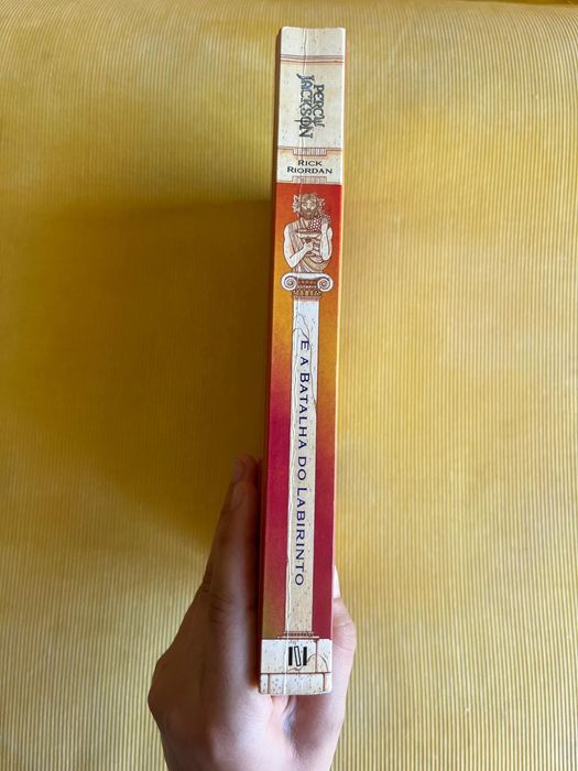 Livro: Percy Jackson e a Batalha do Labirinto.
