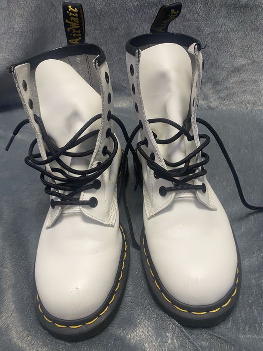 Білі чобітки весняні