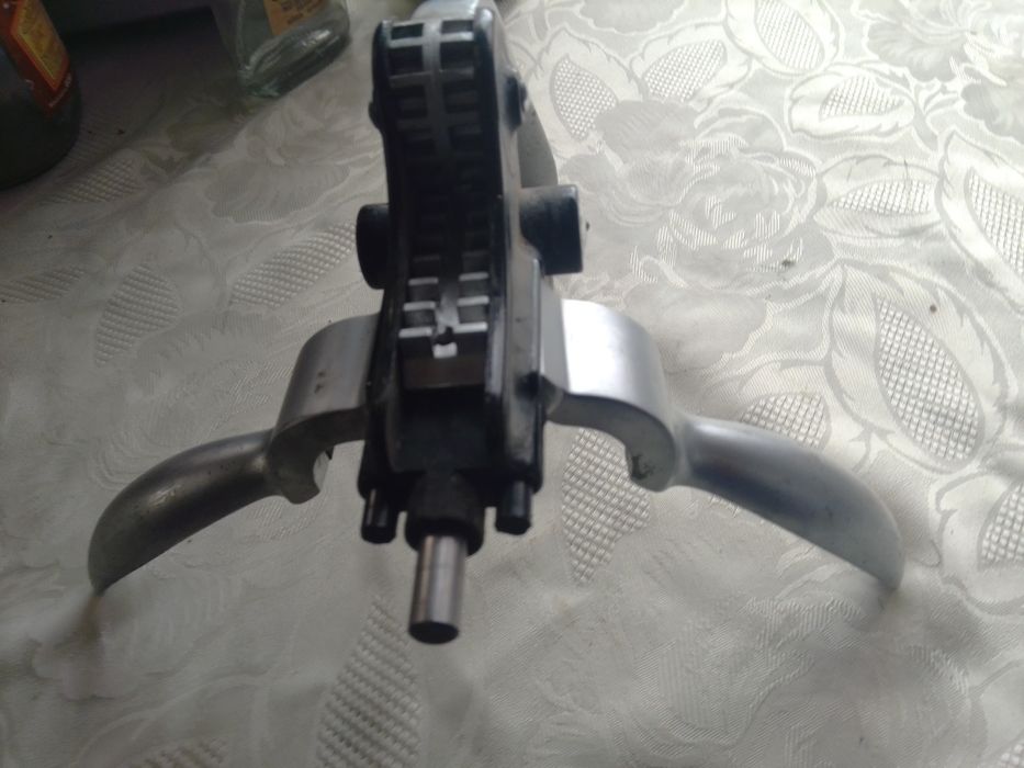 Продам штопор в хорошем состоянии.