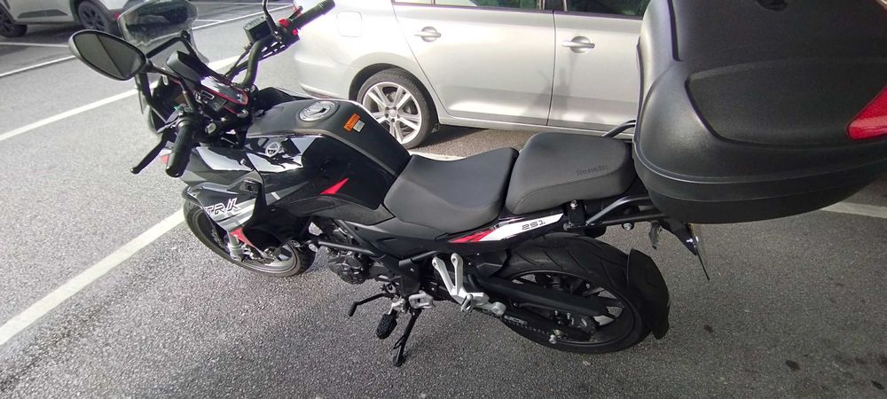 Benelli TRK 251 Nova