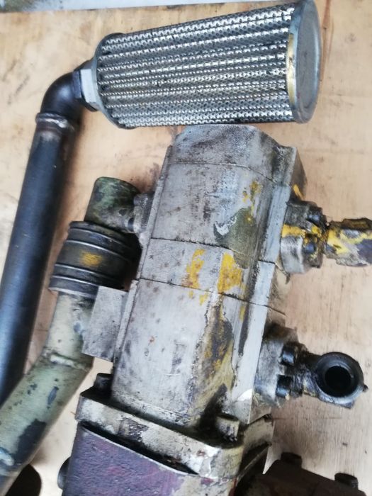 Starocie stara pompa hydrauliczna