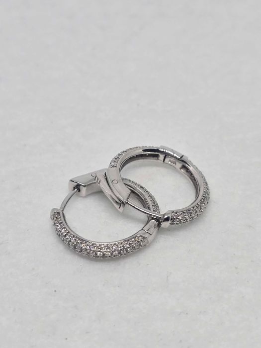 Золоті сережки з діамантами. Серьги с бриллиантами