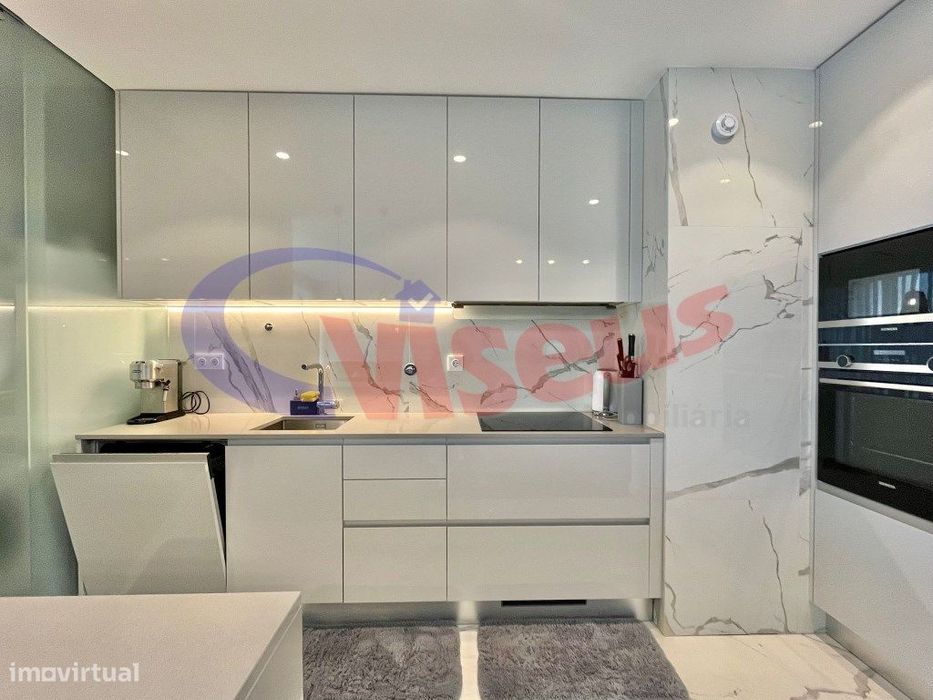 Apartamento T2 próximo Avenida da República — Mafamude E Vilar Do Paraíso, Porto