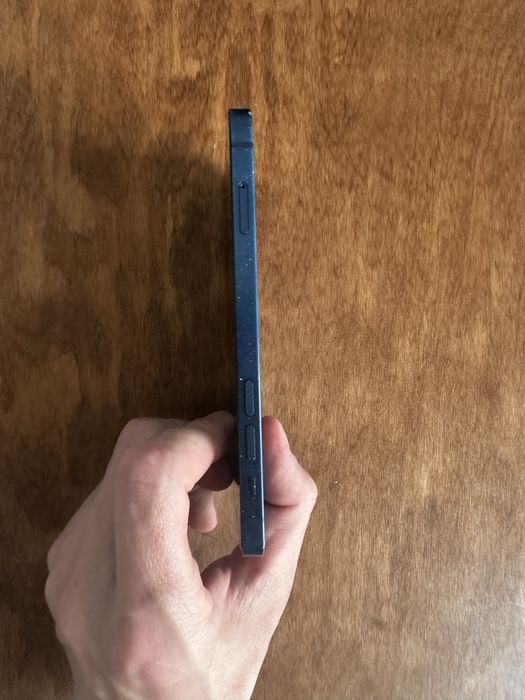 iphone  12/64.