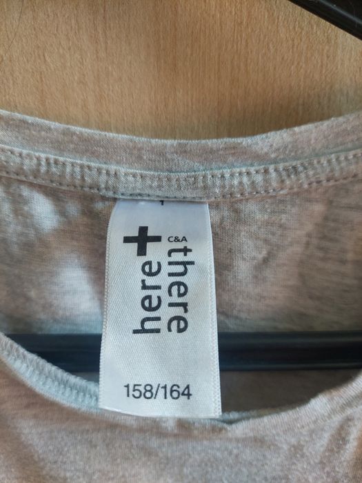 T-shirt com lantejoulas