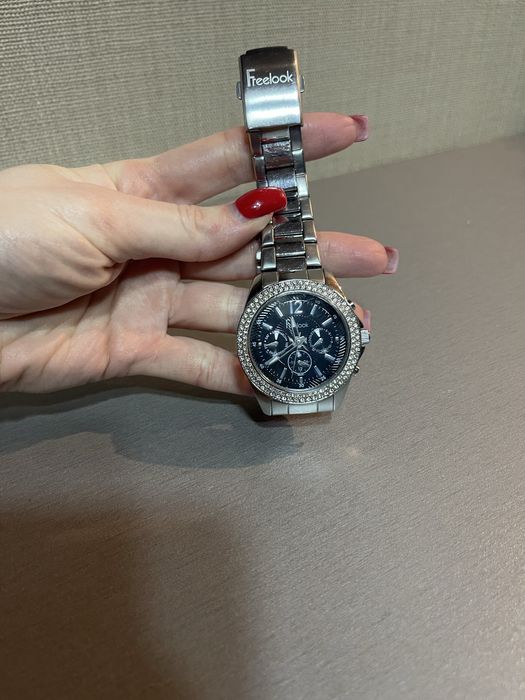 Продам часы freelook
