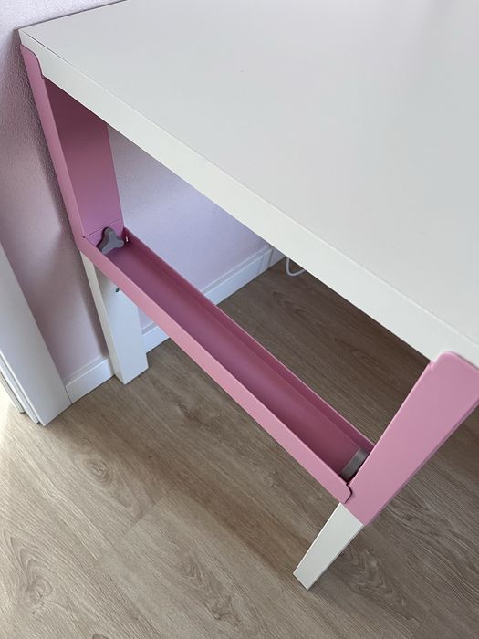Mesa quarto de criança