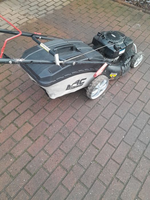 Kosiarka spalinowa NAC uszkodzona