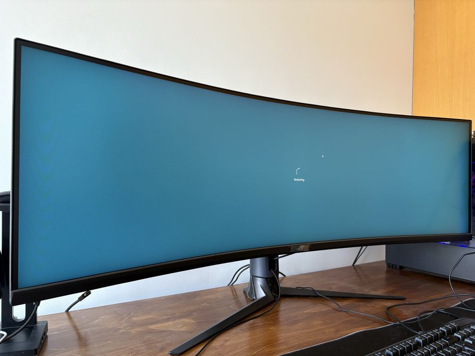 Monitor asus xg49v