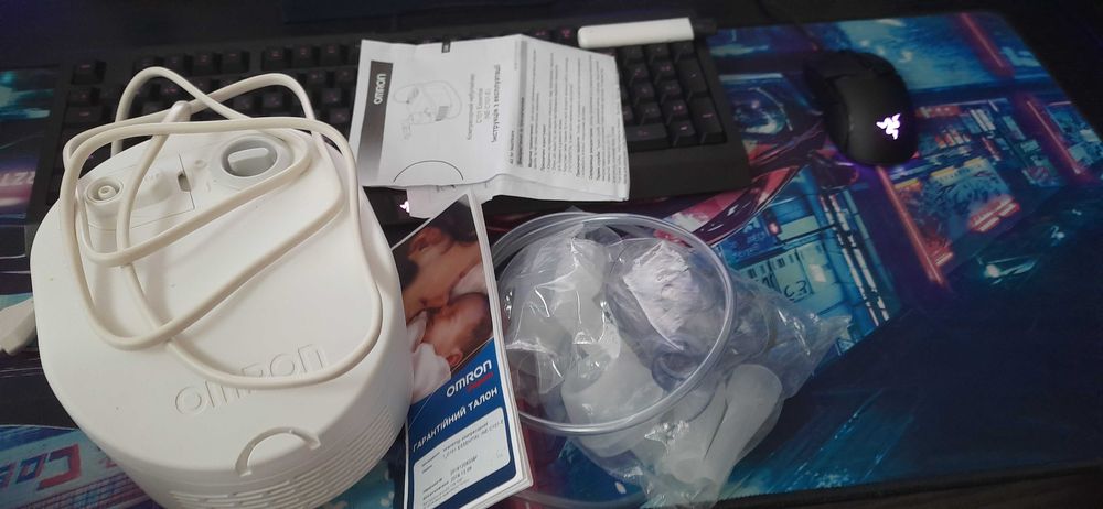 Продам Інгалятор компресорний Omron (Омрон) модель С101 ESSENTIAL