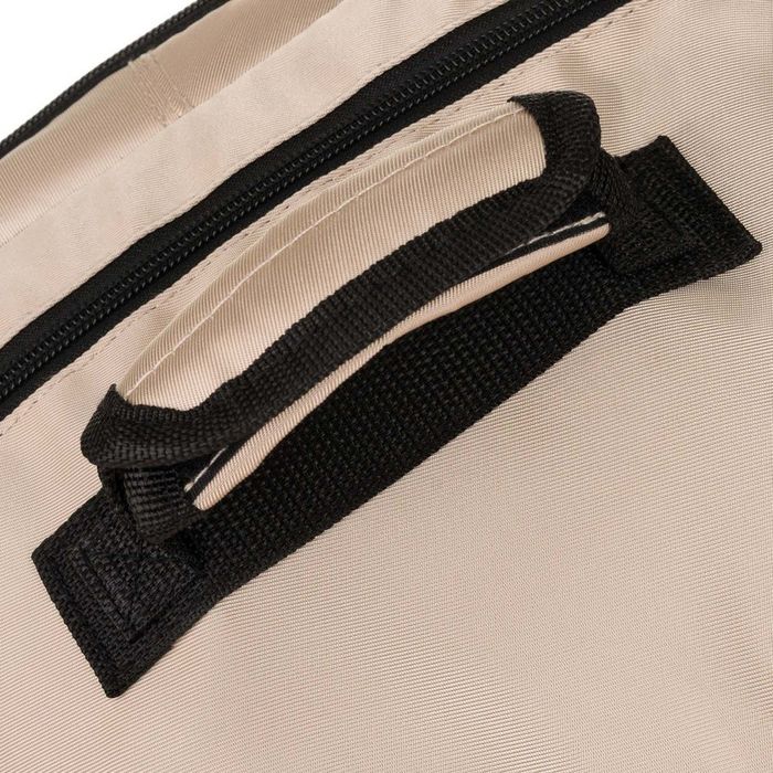 beżowy plecak kabinowy z wodoodpornego poliestru wyposażony w uchwyt