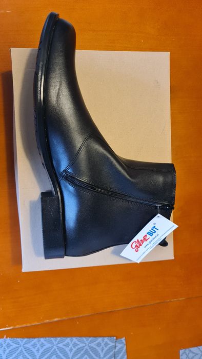 Sprzedam skórzane buty zimowe (sztyblety). Buty nowe w rozmiarze 45.