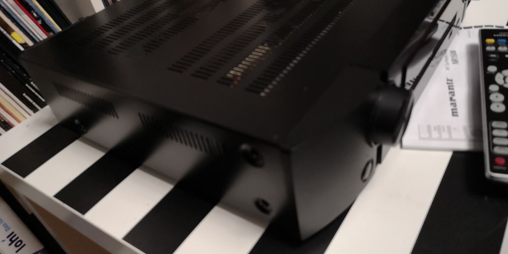 Amplituner kina Marantz NR 1506 pilot