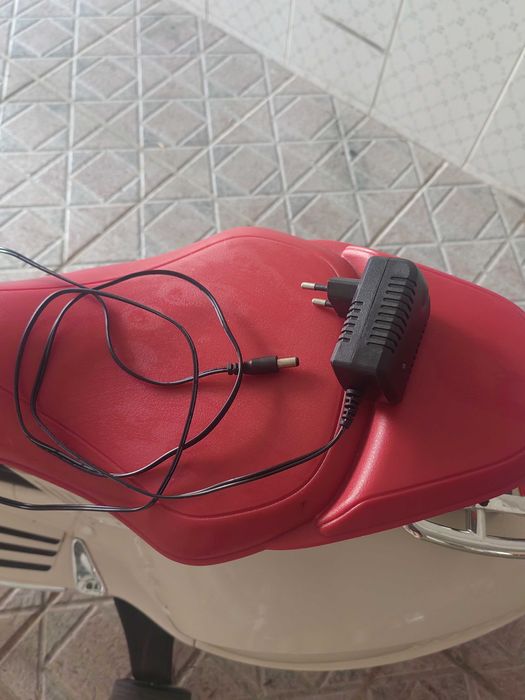 Moto eléctrica de criança