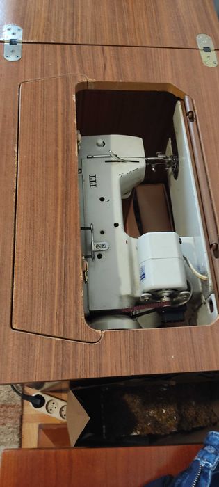 Máquina de costura usada