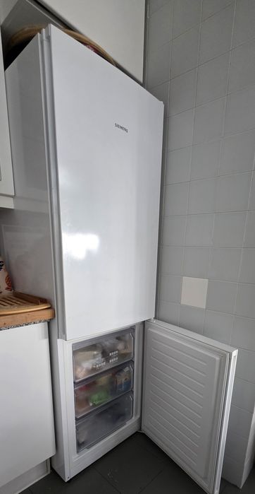 Siemens, Frigorífico combinado, 3 gavetas, NoFrost