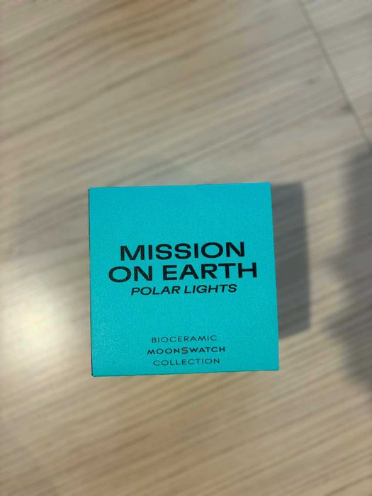 Nowy Swatch Omega Bioceramic Moonswatch Mission on Earth Polar Lights