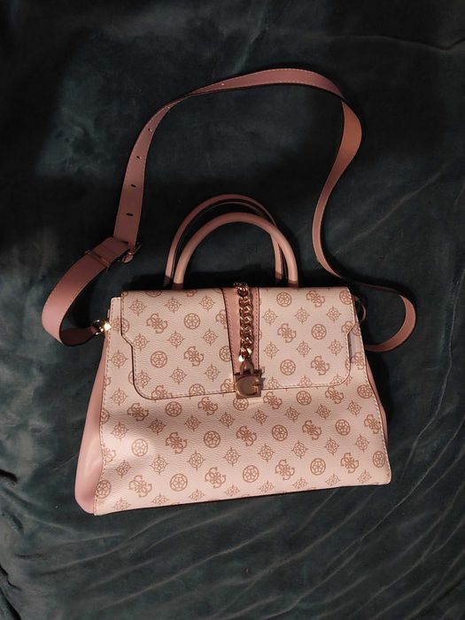 Piękna pakowna torebka Guess ,Tiberia, duża, nadruk całej powierzchni