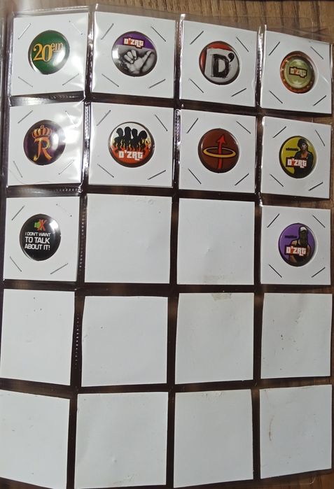 Coleção de crachás dos D'ZRT