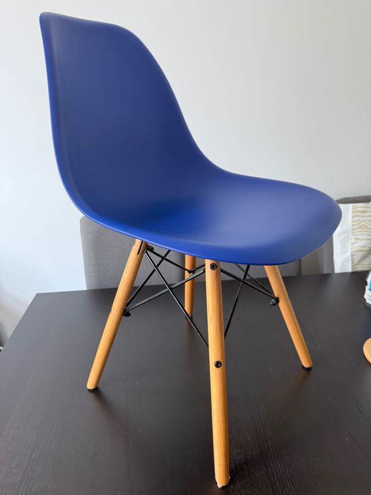 Vendo cadeira azul Sklum