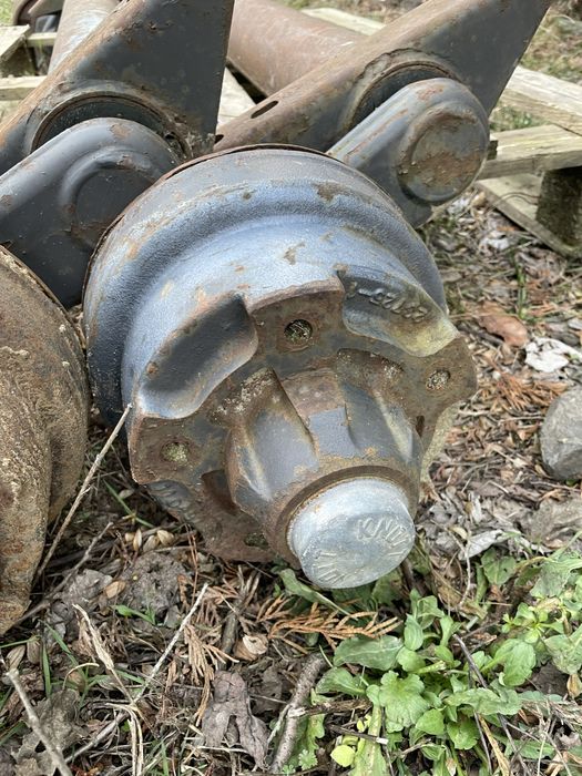 Oś przyczepy hamowana Knott 2x