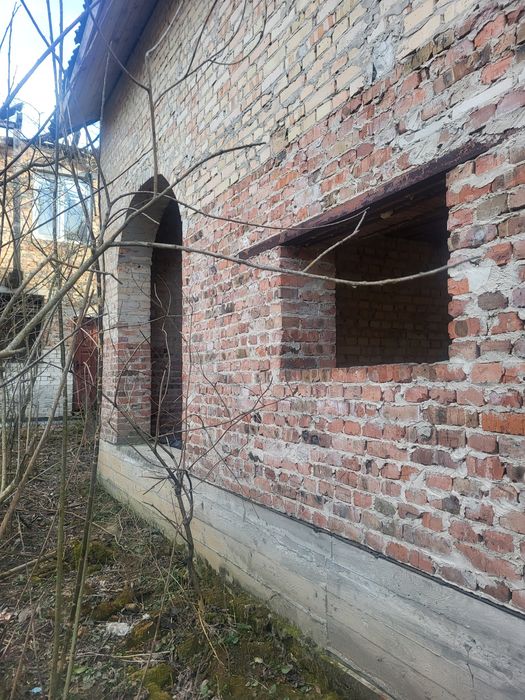 Продам будинок з великою ділянкою