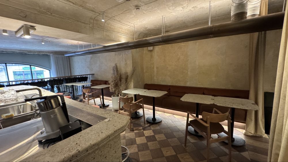 Оренда фасадного приміщення 240 м2 по вул .Січових Стрільців