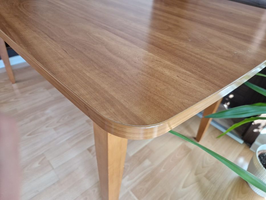 Stół do jadalni salonu rozkładany