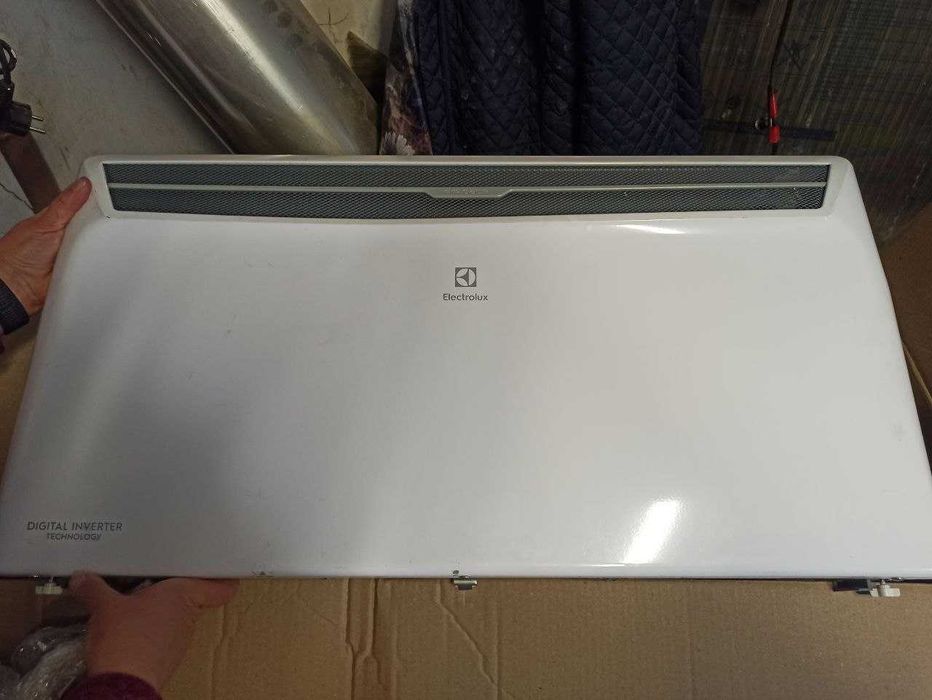 Обогреватель  Electrolux Air Gate Digital Inverter ECH/AGI-2500