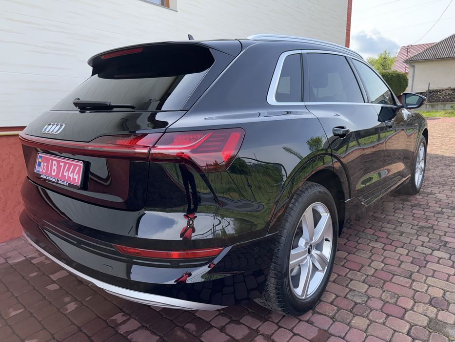 Audi E-tron  55  95Kwt 408 к.с Європа!!