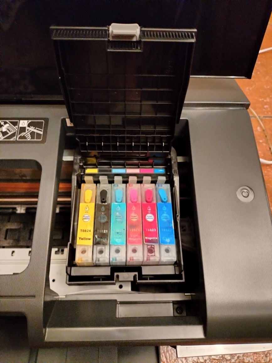 Принтер кольоровий 6 кол. EPSON T50: 2 000 грн. - Периферійні пристрої ...