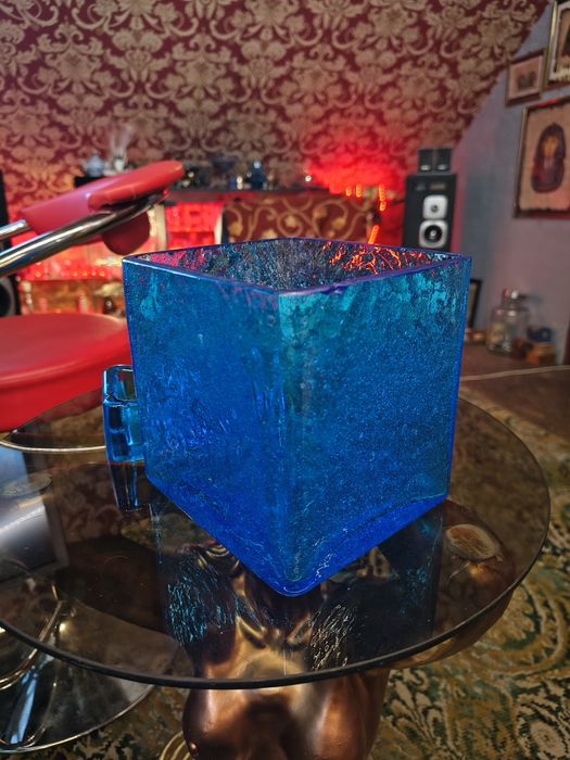 Duży pojemnik, wazon