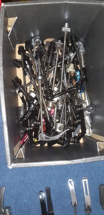 Apertos rápidos para rodas de bicicletas
