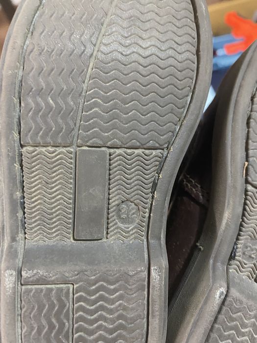 Mocassins castanho velcro tam 22