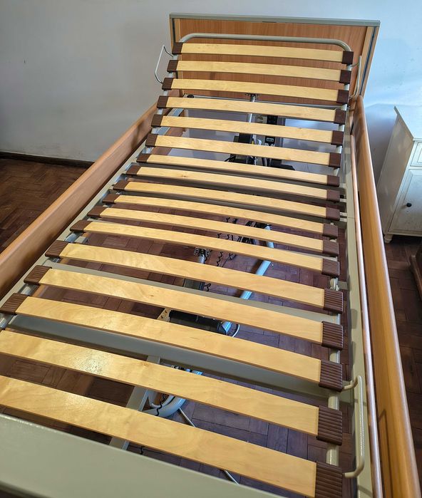 Cama Articulada Tripartida em Madeira 210 x 105 cm