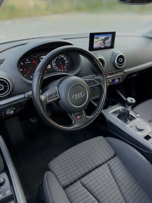 Audi A3 Limousine 1.6 TDI S-LINE kit RS3