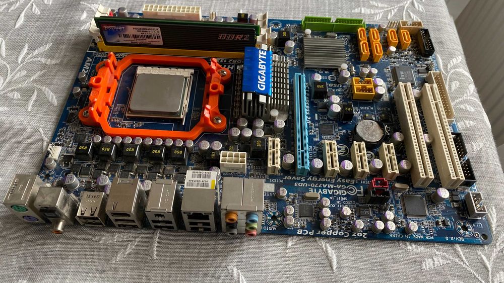 Płyta GA-MA770-UD3 + Phenom II X2 550 + DDR2 – komplet Retro!