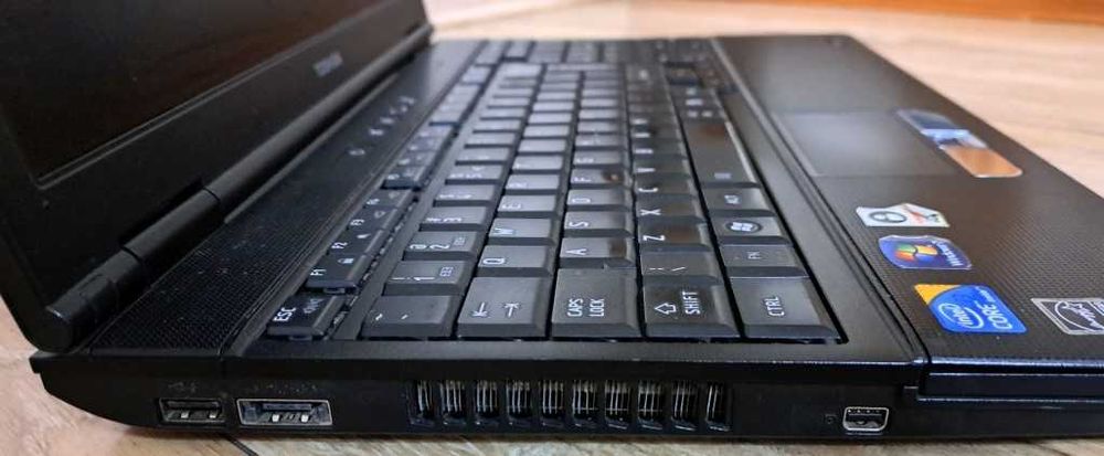 TOSHIBA Tecra A11-19E 15,6", i3 M370 2,4GHz, 4GB, 320GB, Win 7 Prof